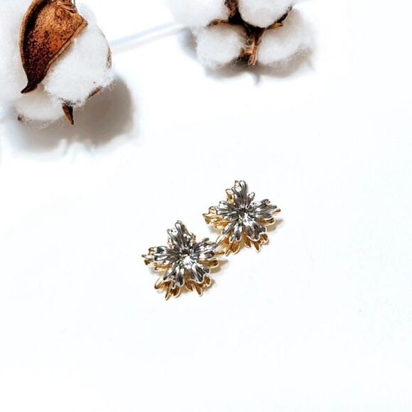 flower stud earrings N283 - Picture 4 of 7